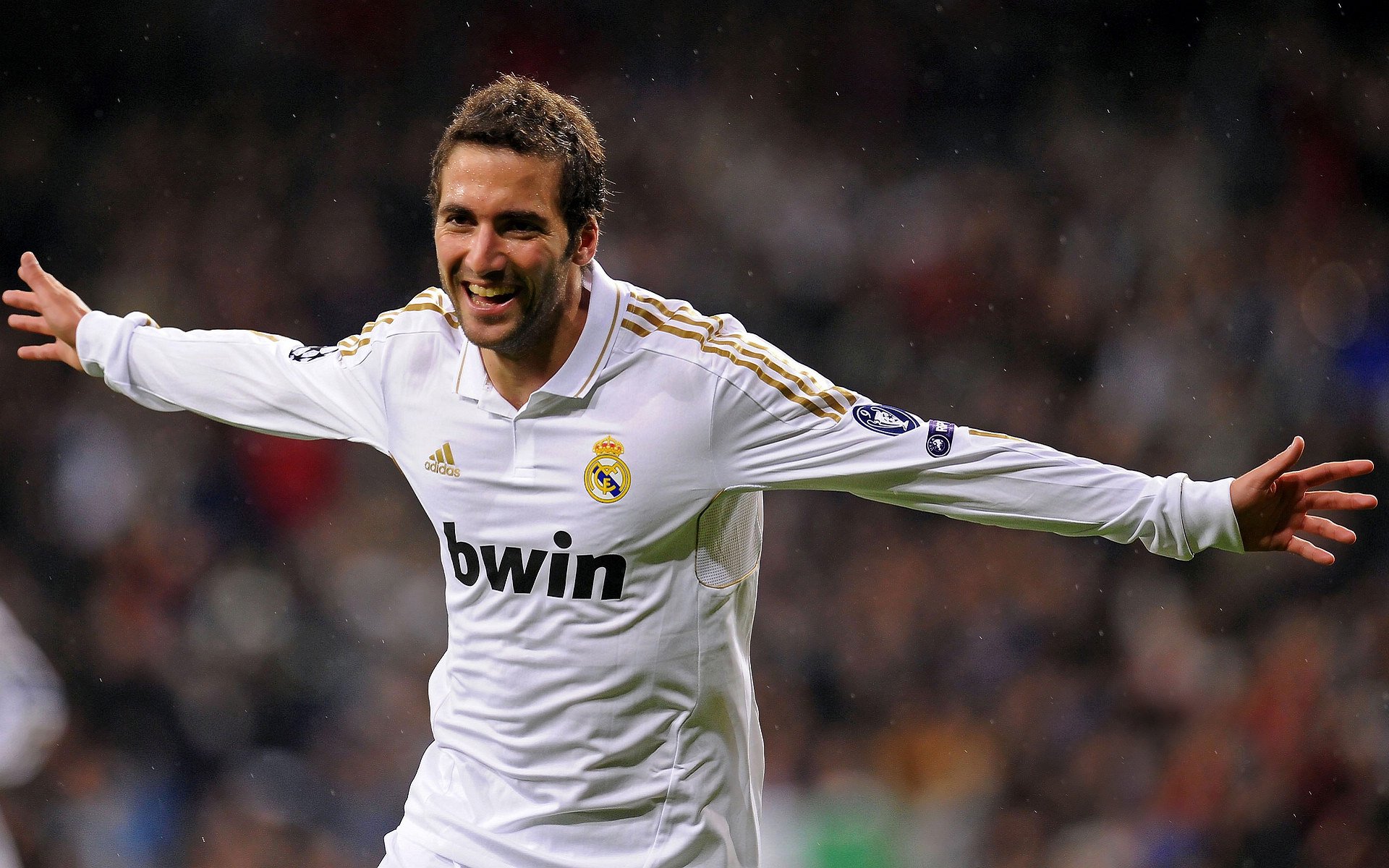 星空体育登录-“尼古拉斯·桑特基的比赛掌控力，成为阿根廷美洲狮队的核心力量”